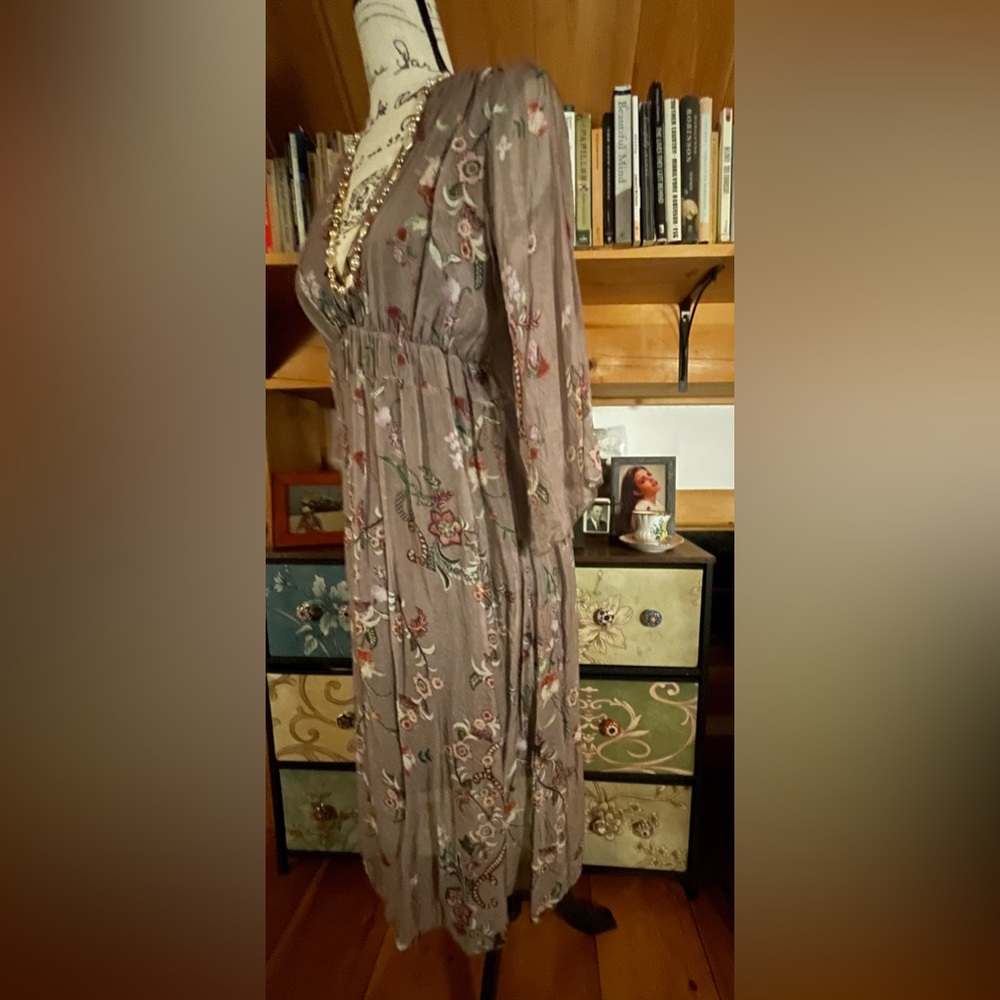 Lovely LOLA floral dress - Picture 2 of 5